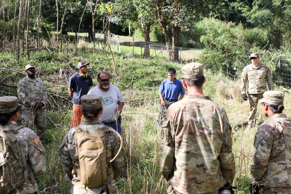 25th ID Soldiers farm with Kahua Pa'a Mua