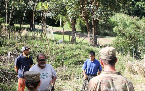 25th ID Soldiers farm with Kahua Pa'a Mua