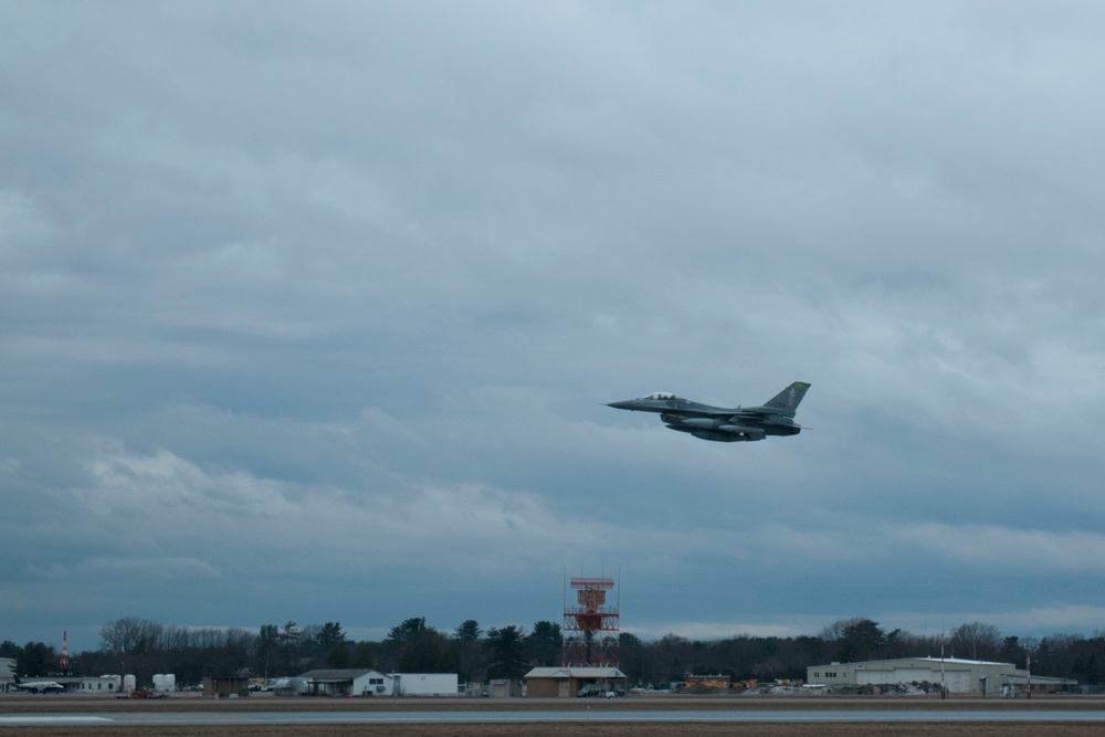 VIPER OUT - Final Flight Vermont F-16s