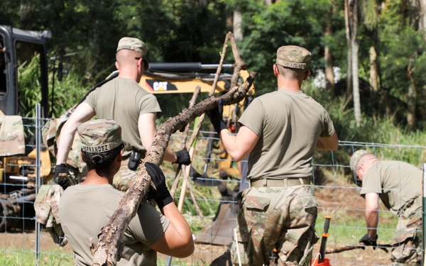 25th ID Soldiers farm with Kahua Pa'a Mua