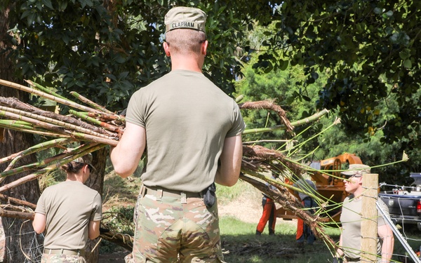 25th ID Soldiers farm with Kahua Pa'a Mua