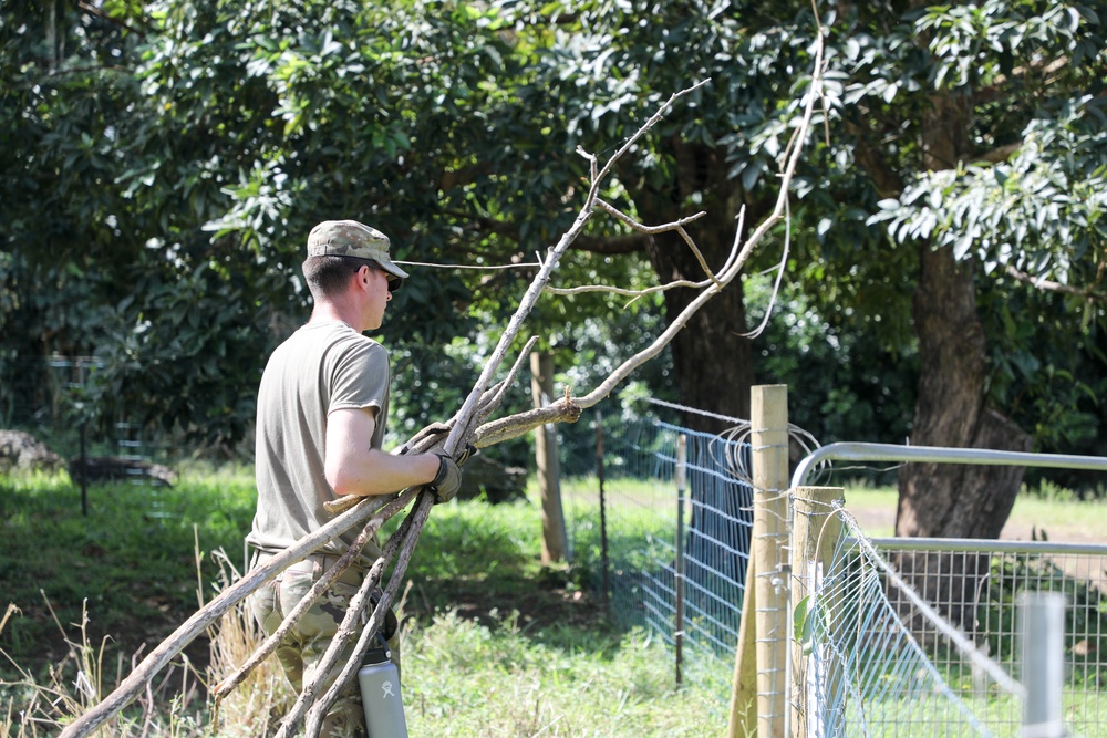25th ID Soldiers farm with Kahua Pa'a Mua