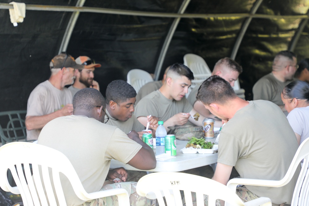25th ID Soldiers farm with Kahua Pa'a Mua