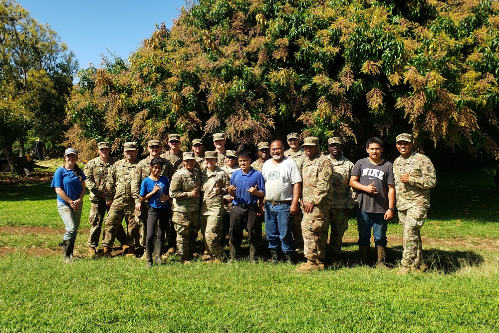 25th ID Soldiers farm with Kahua Pa'a Mua