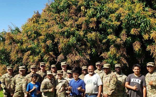25th ID Soldiers farm with Kahua Pa'a Mua