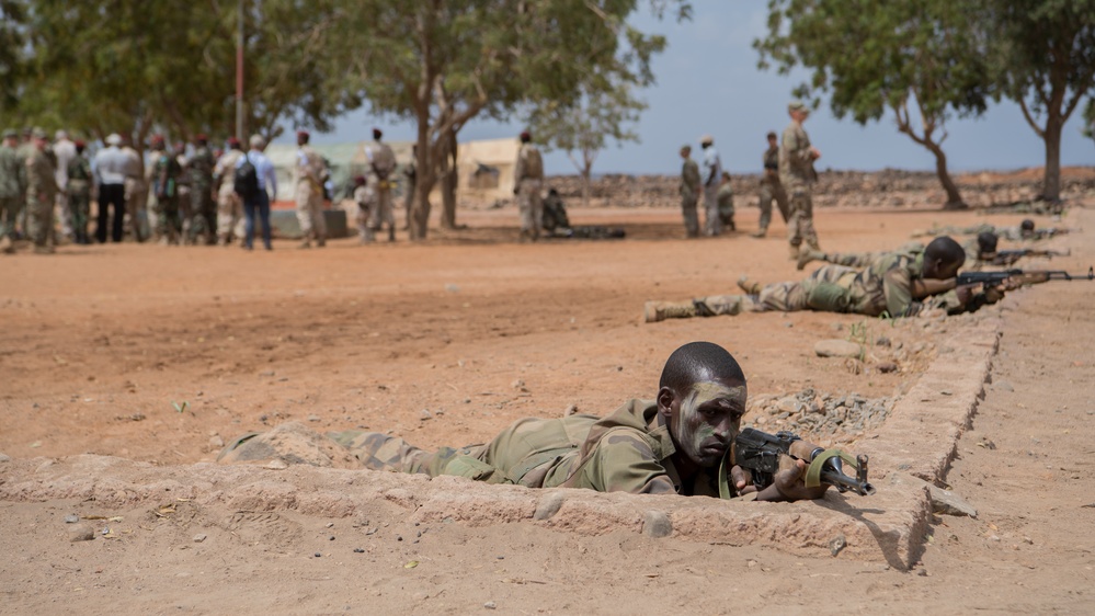 AFRICOM Commander visits Djiboutian RIB