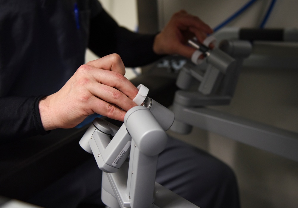 Robotic system advances minimally invasive surgery