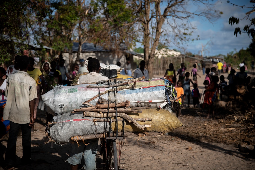 Food Distribution in Nhagau, Mozambique after Cyclone Idai