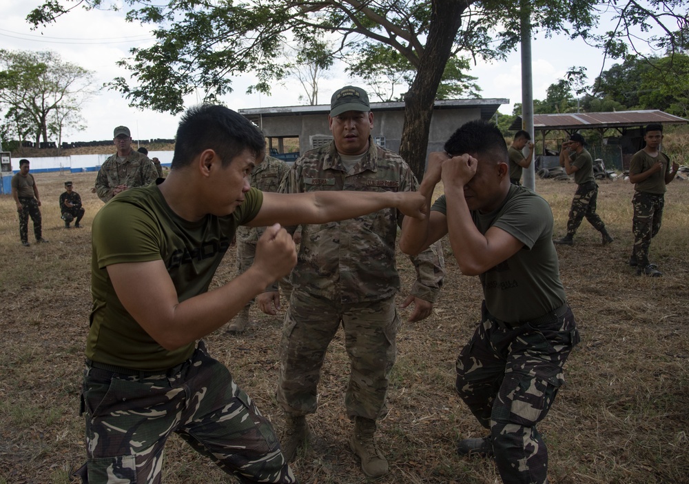 Balikatan 2019: USAF, PAF combatives training