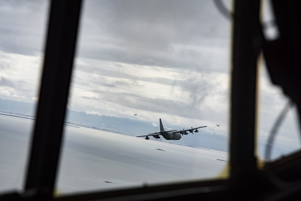 Balikatan 2019: USMC, USAF formation flight