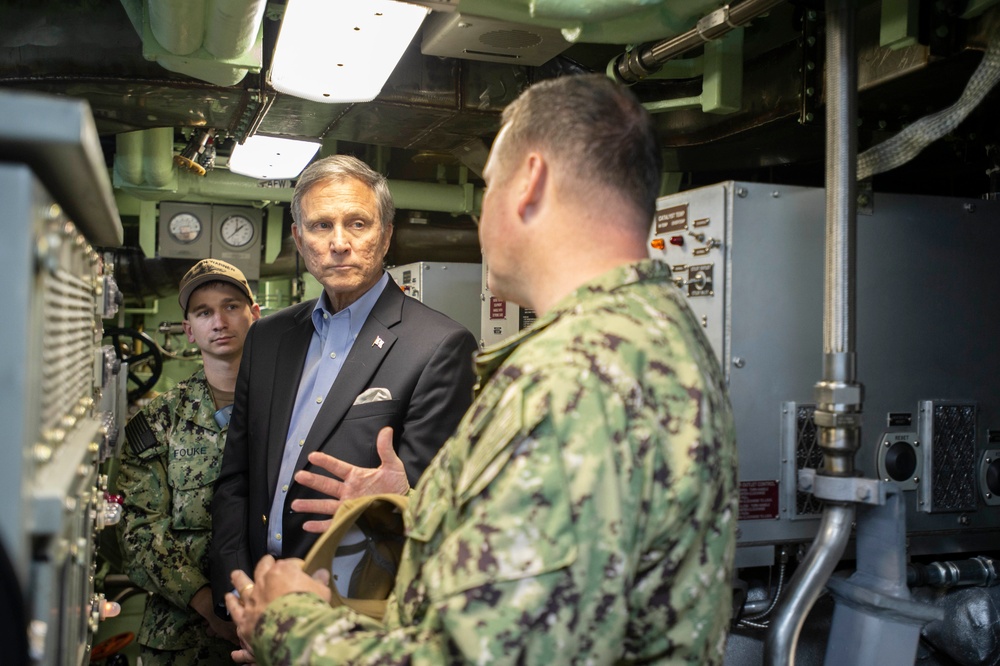 JWR Tour with Assistant Secretary of the Navy