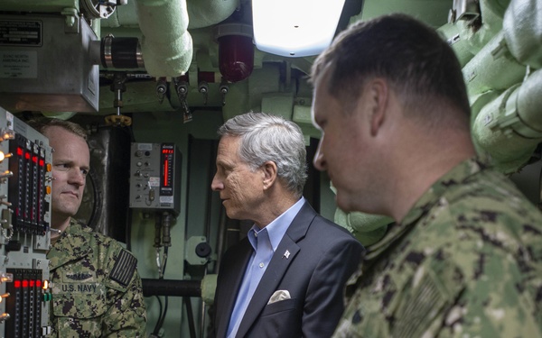 JWR Tour with Assistant Secretary of the Navy