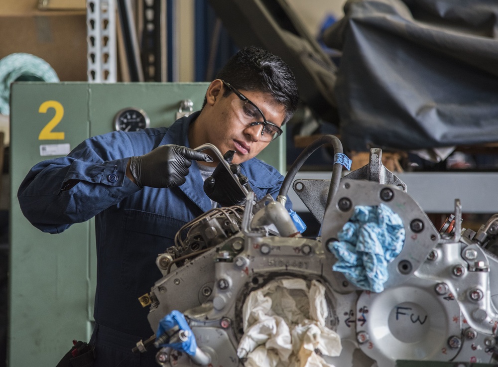 International Students Learn Diesel Engine