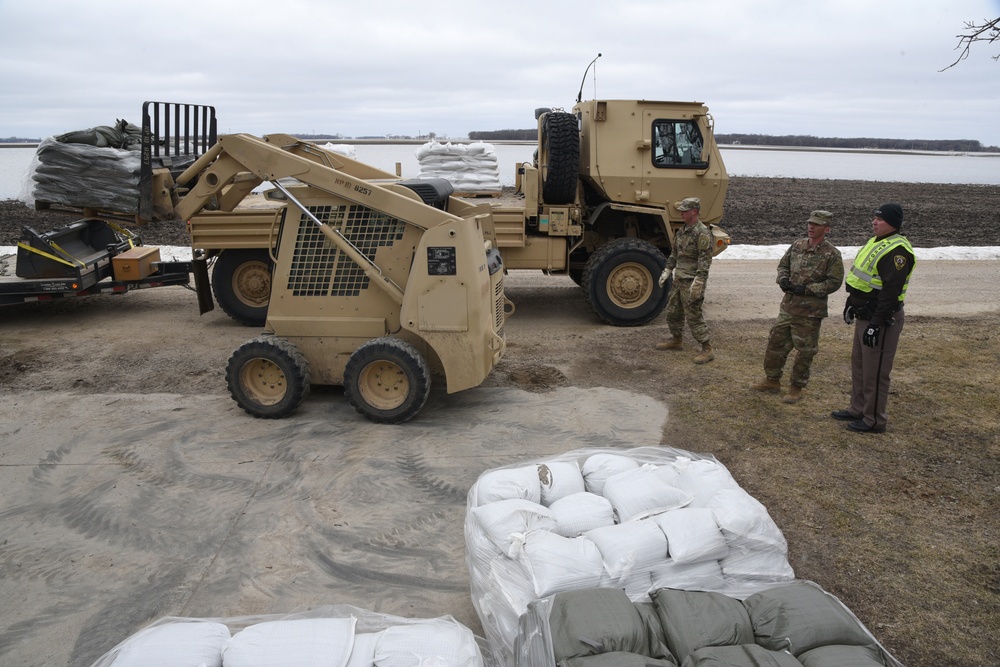 N.D. Army Guard continues flood fight with QRF sandbag deliveries in Cass County