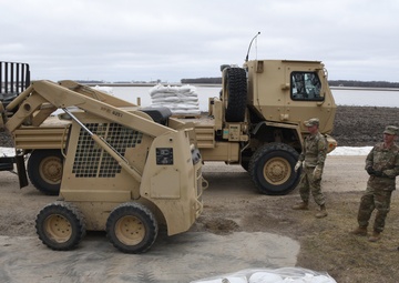 N.D. Army Guard continues flood fight with QRF sandbag deliveries in Cass County