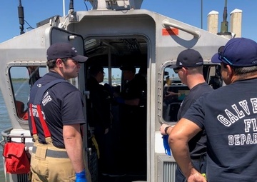 Coast Guard medevacs crewmember from container ship near Galveston, Texas