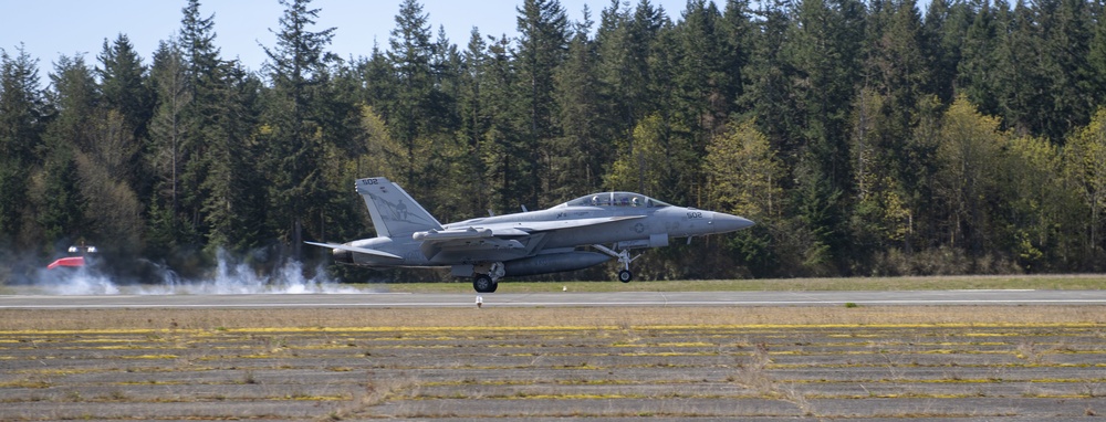 &quot;Lancers&quot; of Electronic Attack Squadron (VAQ) 131 Participate in FCLP Training Exercise