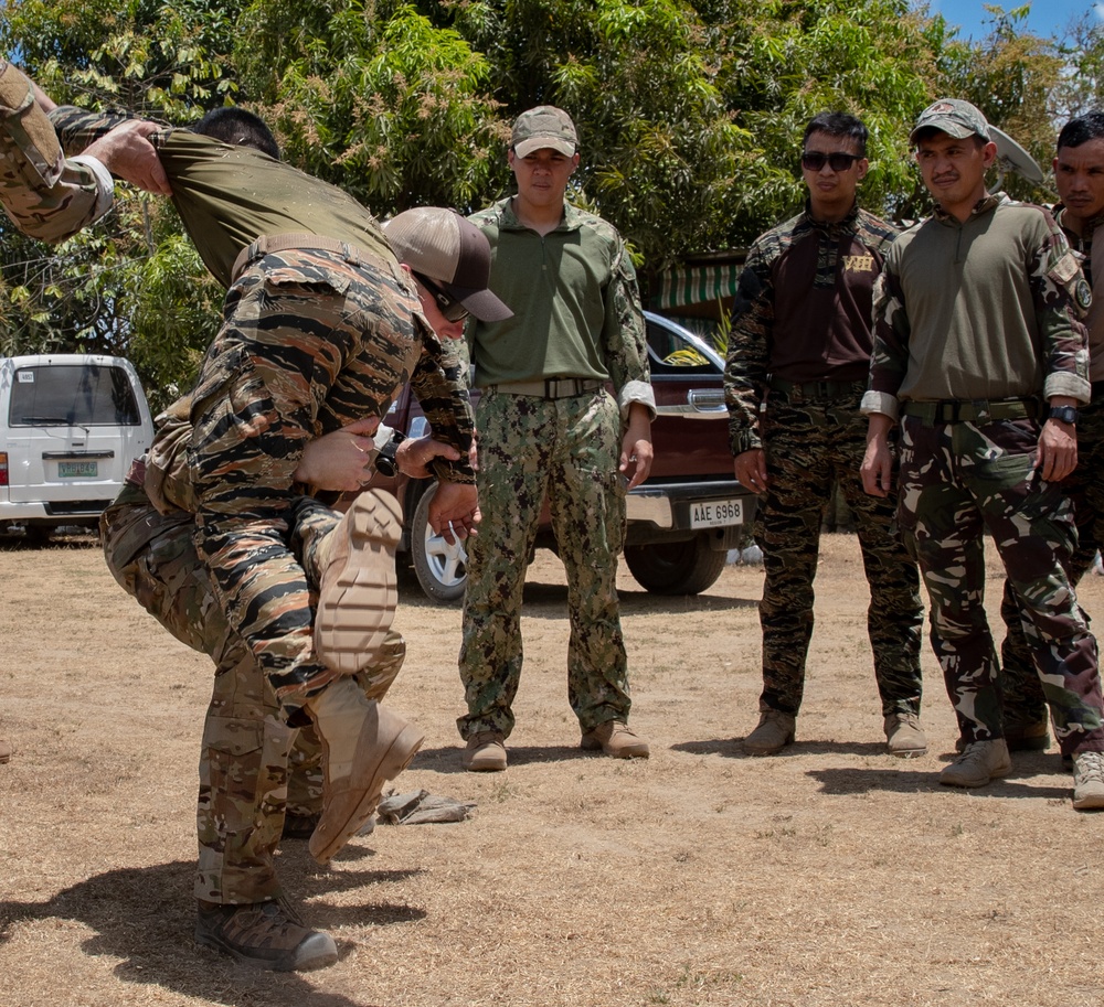 Multi-National Special Operation Forces Work Shoulder to Shoulder in Joint Training Exchange