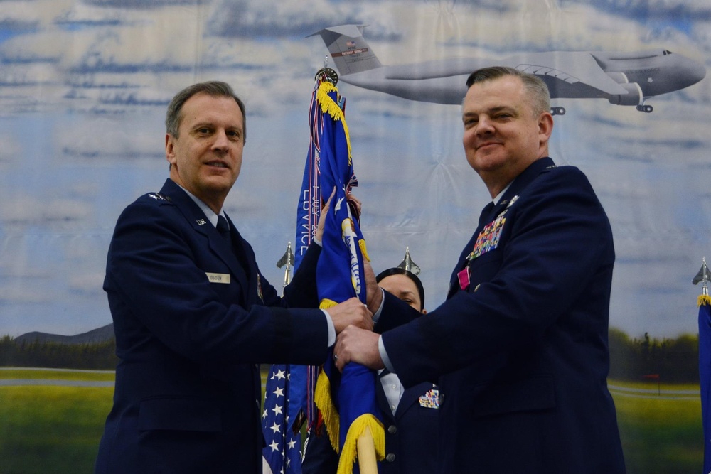 439th change of command ceremony welcomes new commander