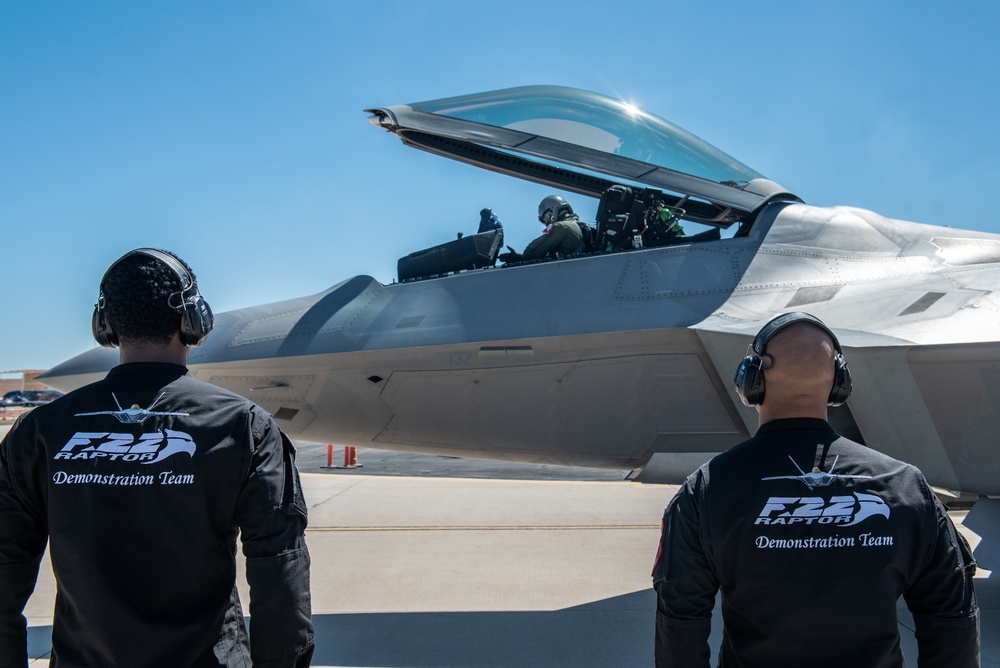 F-22 Demo Team: Thunder &amp; Lightning Over Arizona