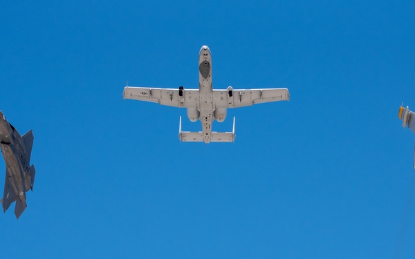 F-22 Demo Team: Thunder &amp; Lightning Over Arizona