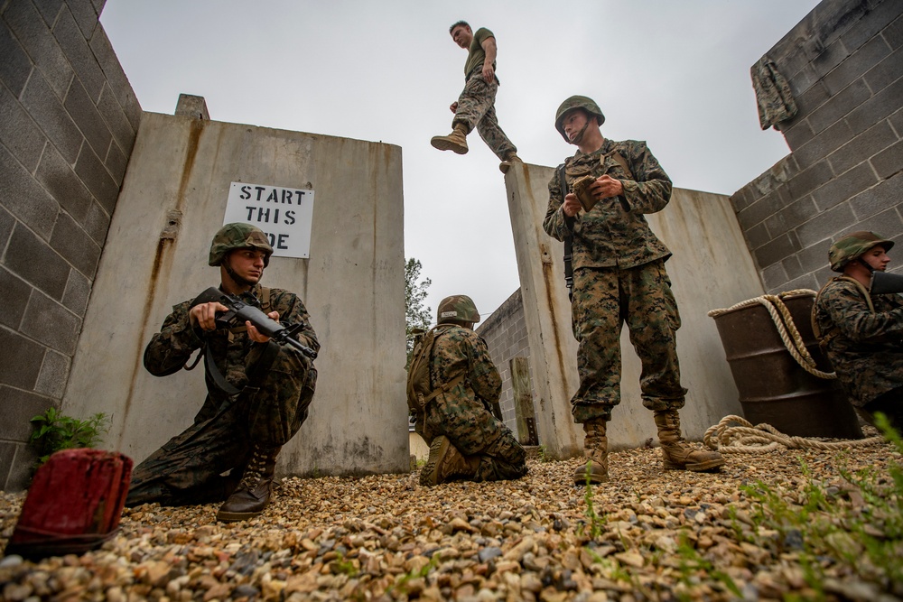 MARFORRES Marines help train NROTC Midshipmen