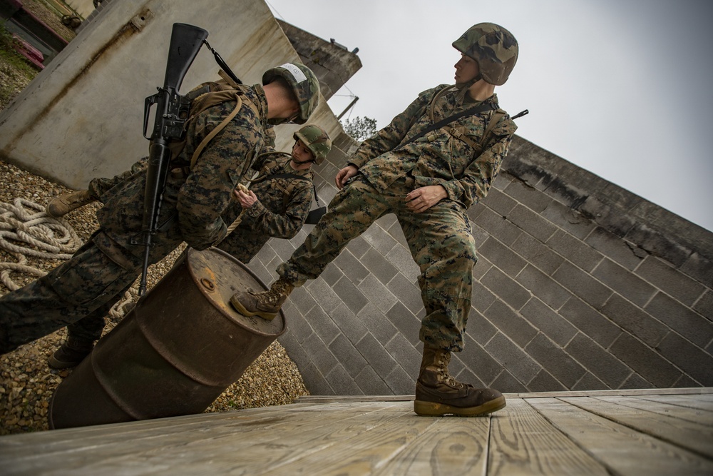 MARFORRES Marines help train NROTC Midshipmen