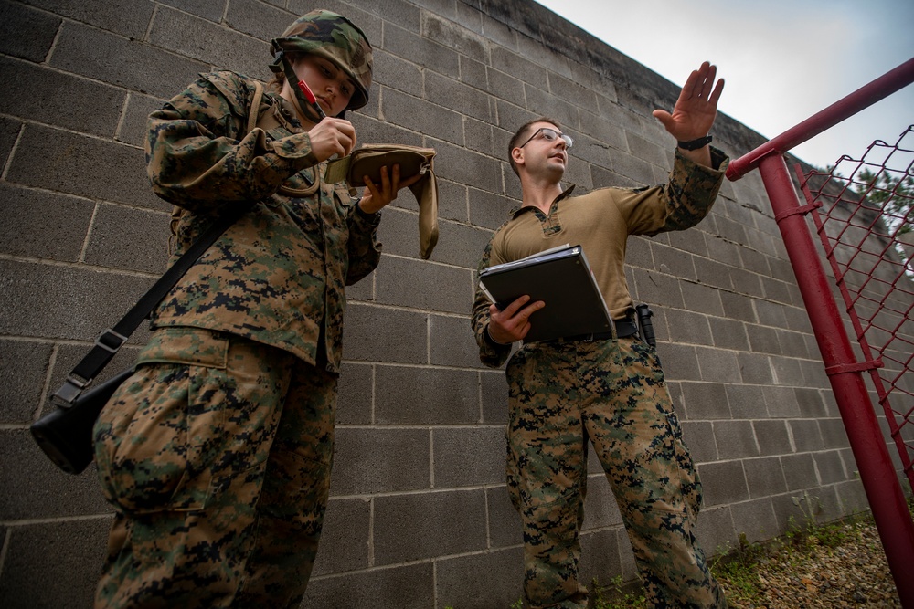 MARFORRES Marines help train NROTC Midshipmen