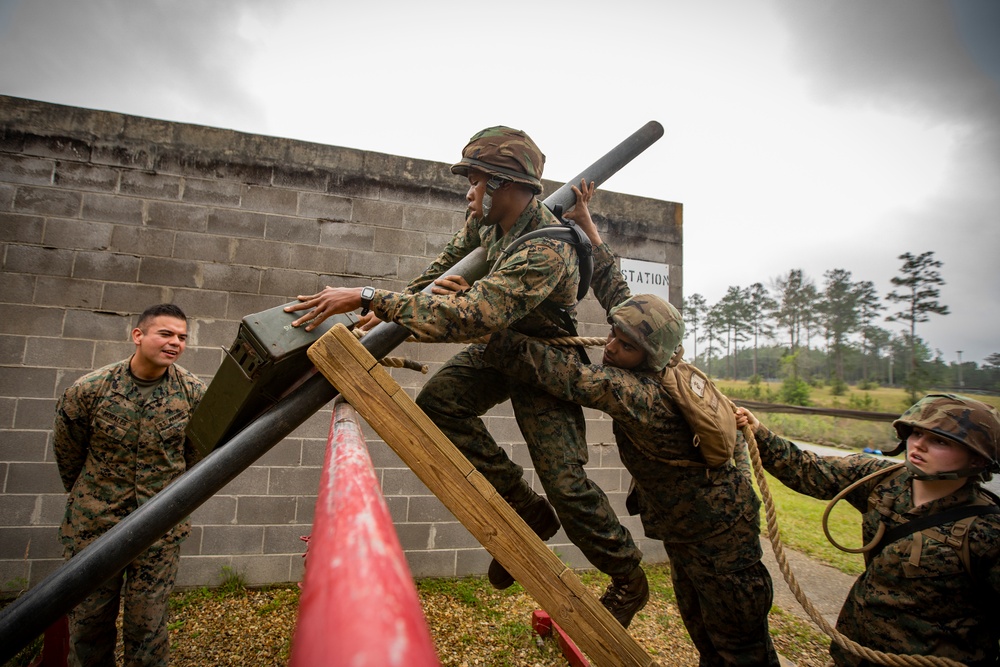 MARFORRES Marines help train NROTC Midshipmen