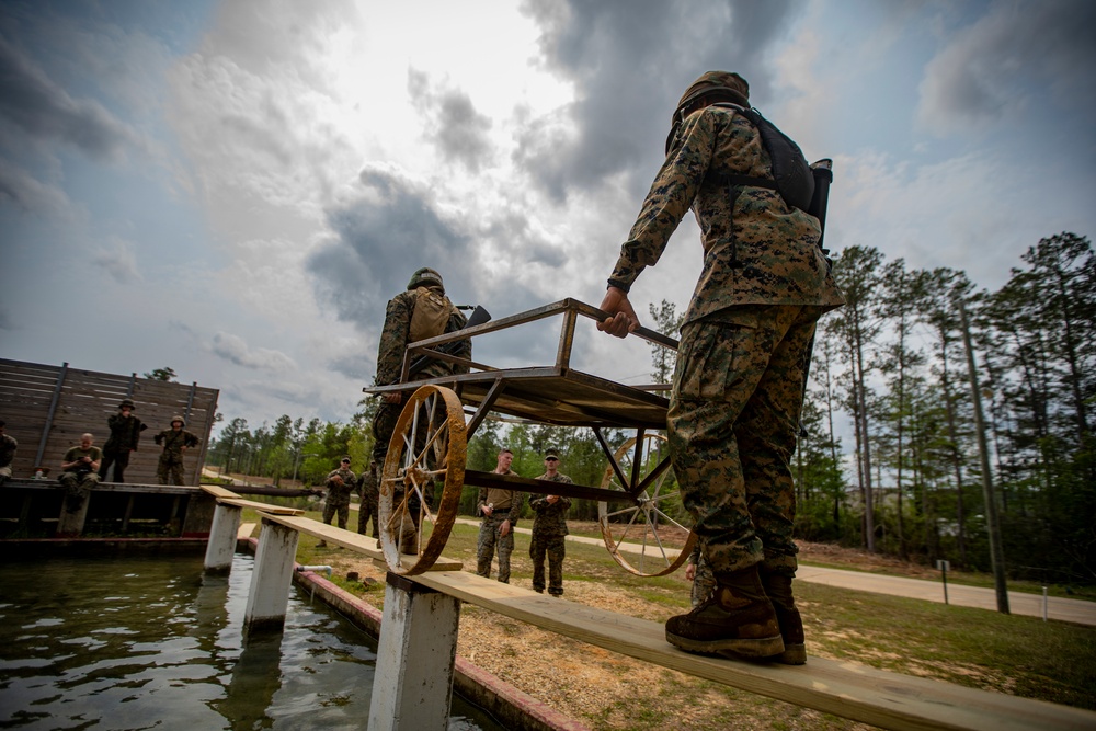 MARFORRES Marines help train NROTC Midshipmen