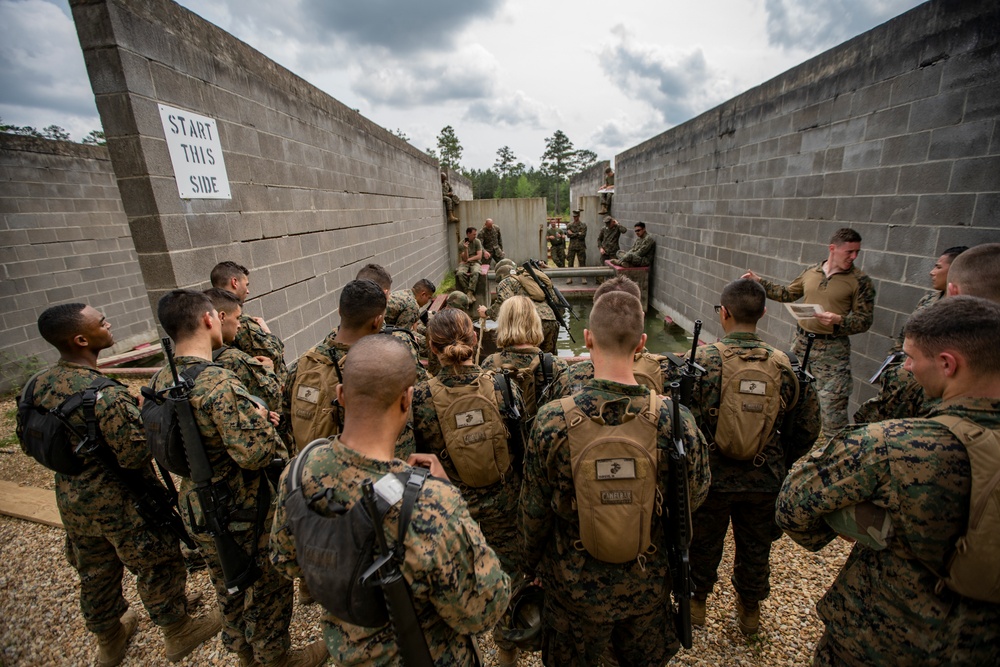 MARFORRES Marines help train NROTC Midshipmen