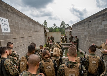 MARFORRES Marines help train NROTC Midshipmen