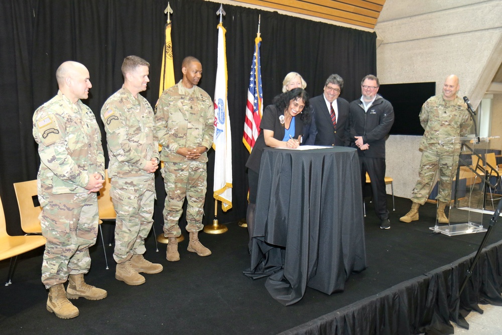 Innovation is the Future: Rakkasans, Army Futures Command sign partnership with Vanderbilt