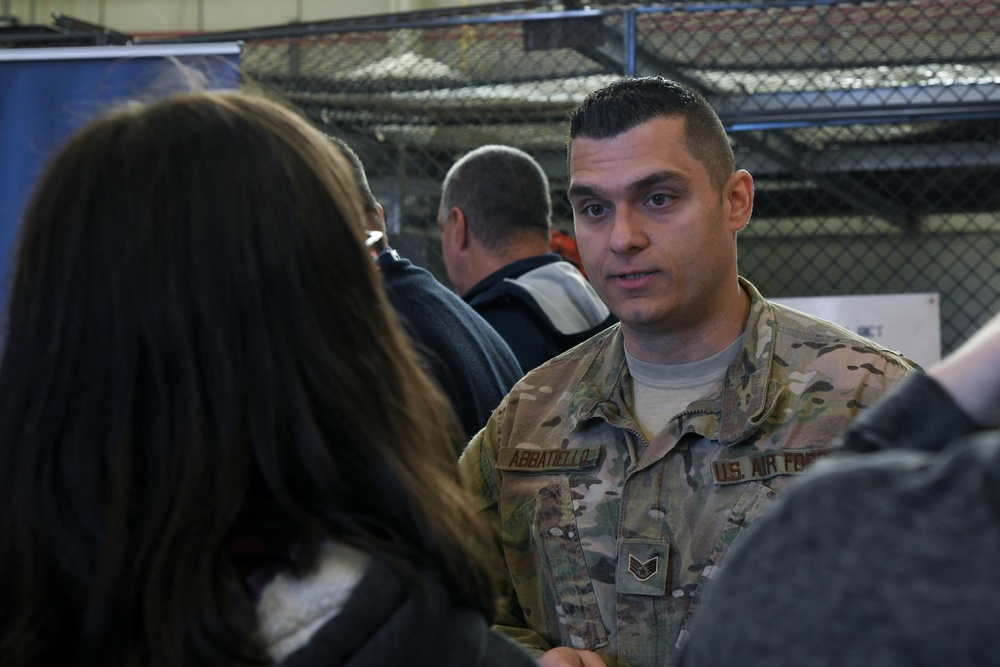 105th Airmen teach kids about Air Guard