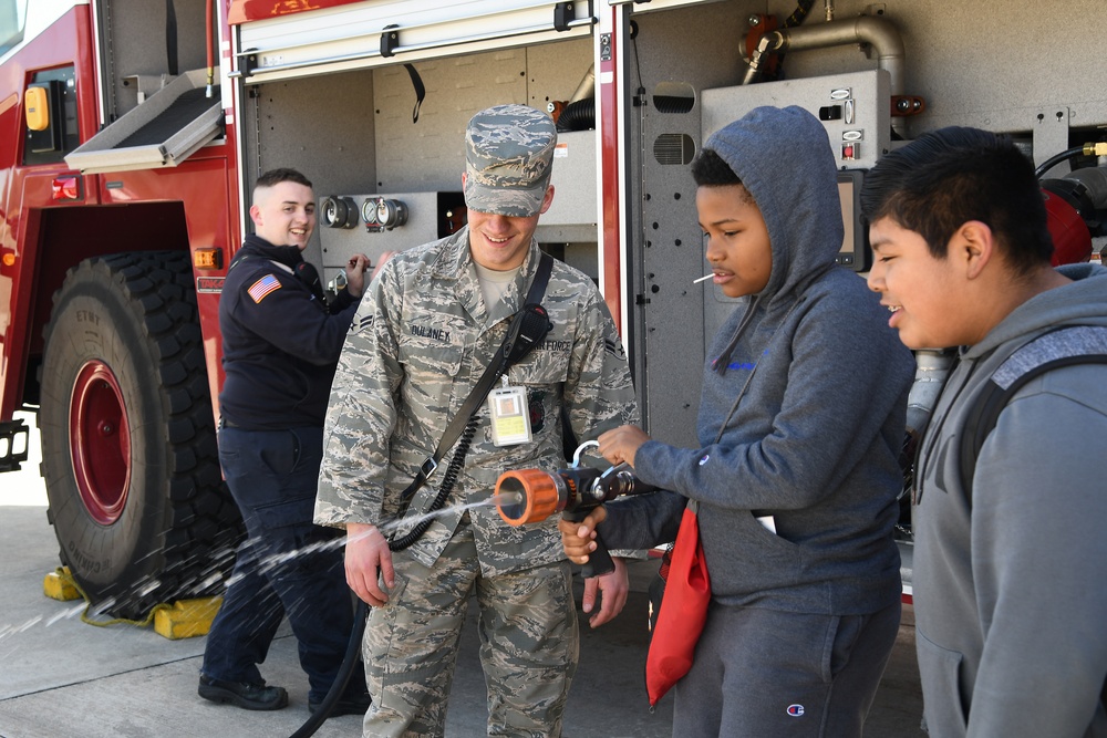 105th Airmen teach kids about Air Guard