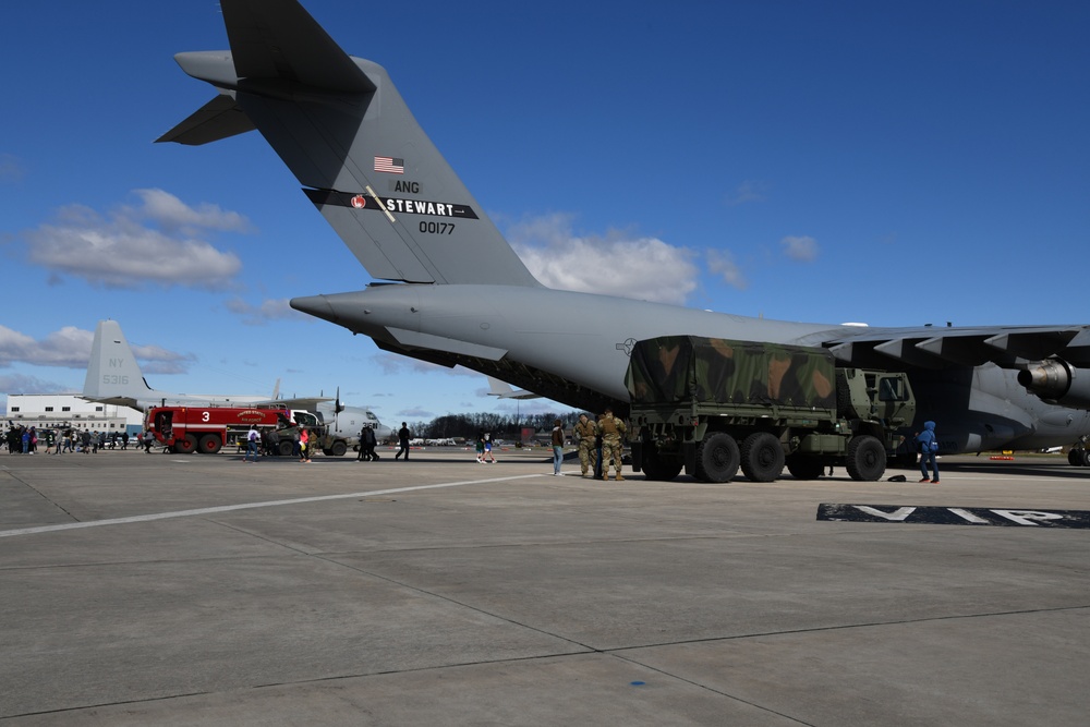 105th Airmen teach kids about Air Guard