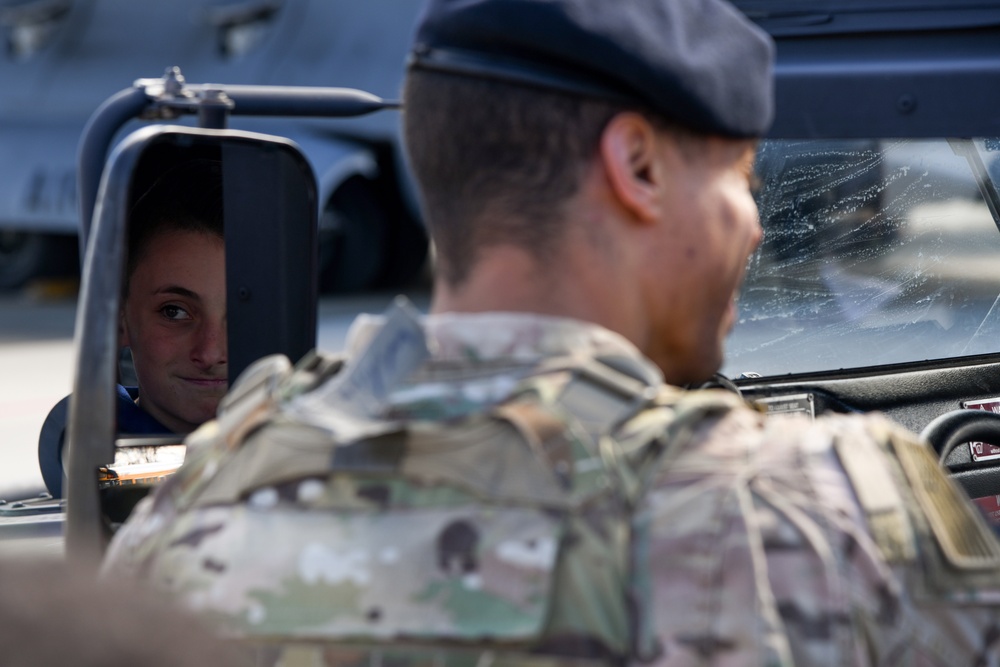 105th Airmen teach kids about Air Guard