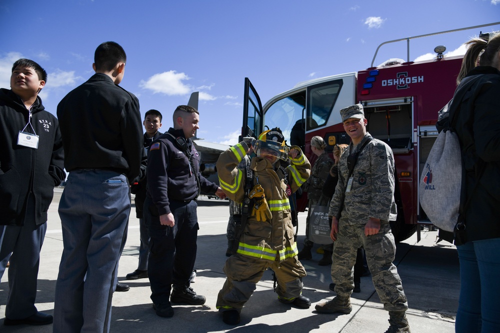 105th Airmen teach kids about Air Guard