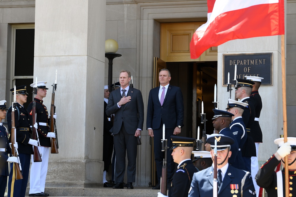 Armed Forces Full Honor Cordon in honor of MOD Austria