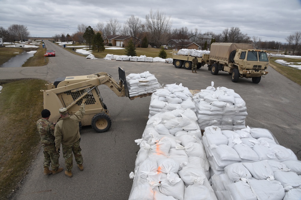 N.D. Guard continues providing flood fighting support