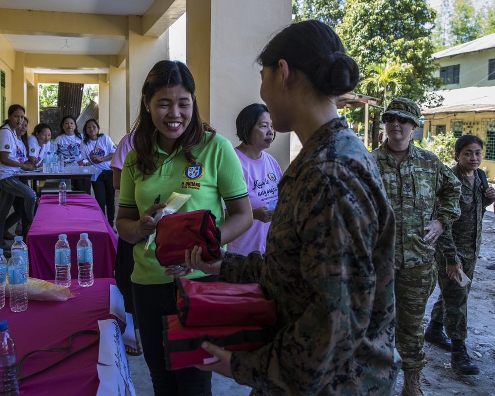 Balikatan 2019: Philippine Army and U.S. Armed Forces host a cooperative health engagement