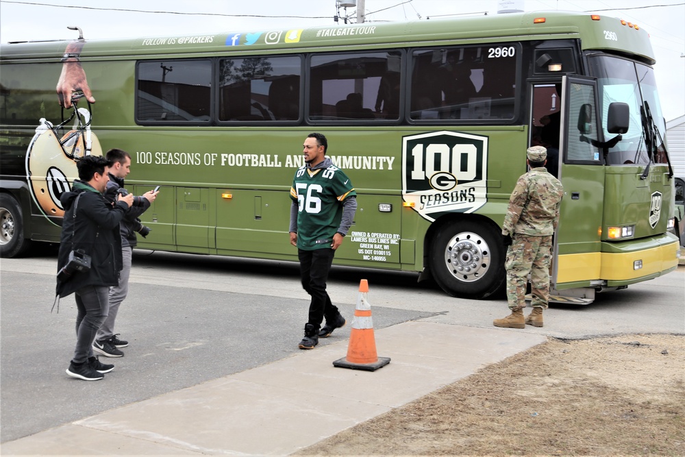 Green Bay Packers 2019 Tailgate Tour visits with Soldiers at Fort McCoy