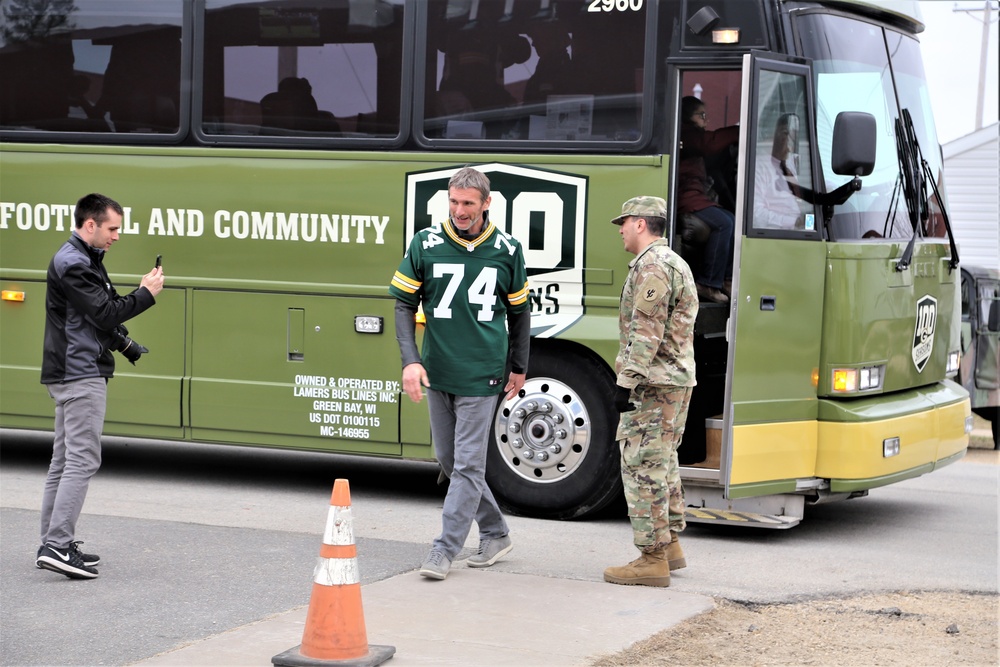 Green Bay Packers 2019 Tailgate Tour visits with Soldiers at Fort McCoy