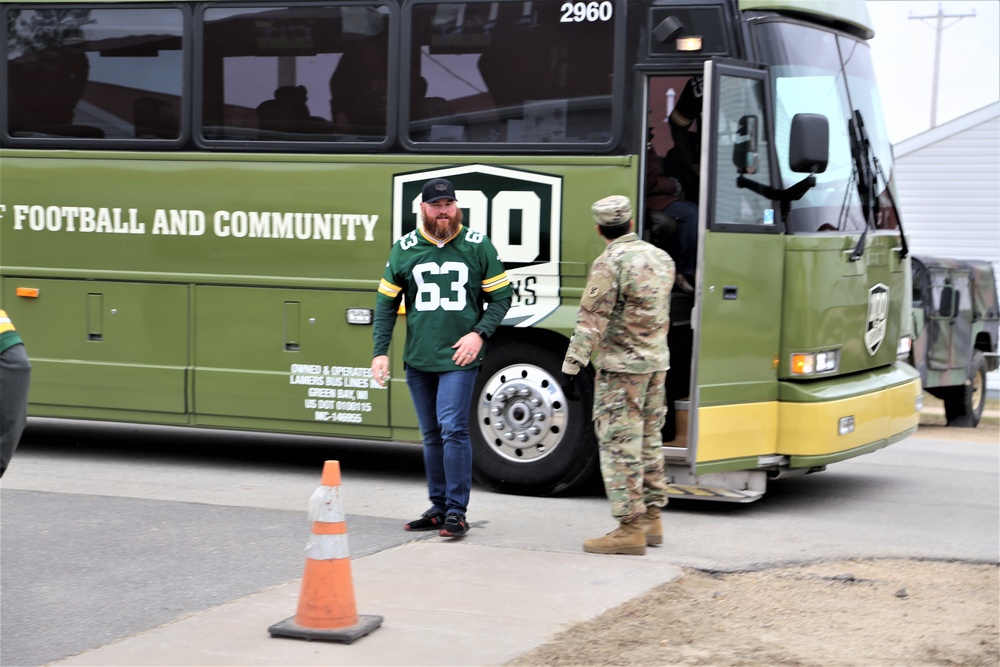 Green Bay Packers 2019 Tailgate Tour visits with Soldiers at Fort McCoy