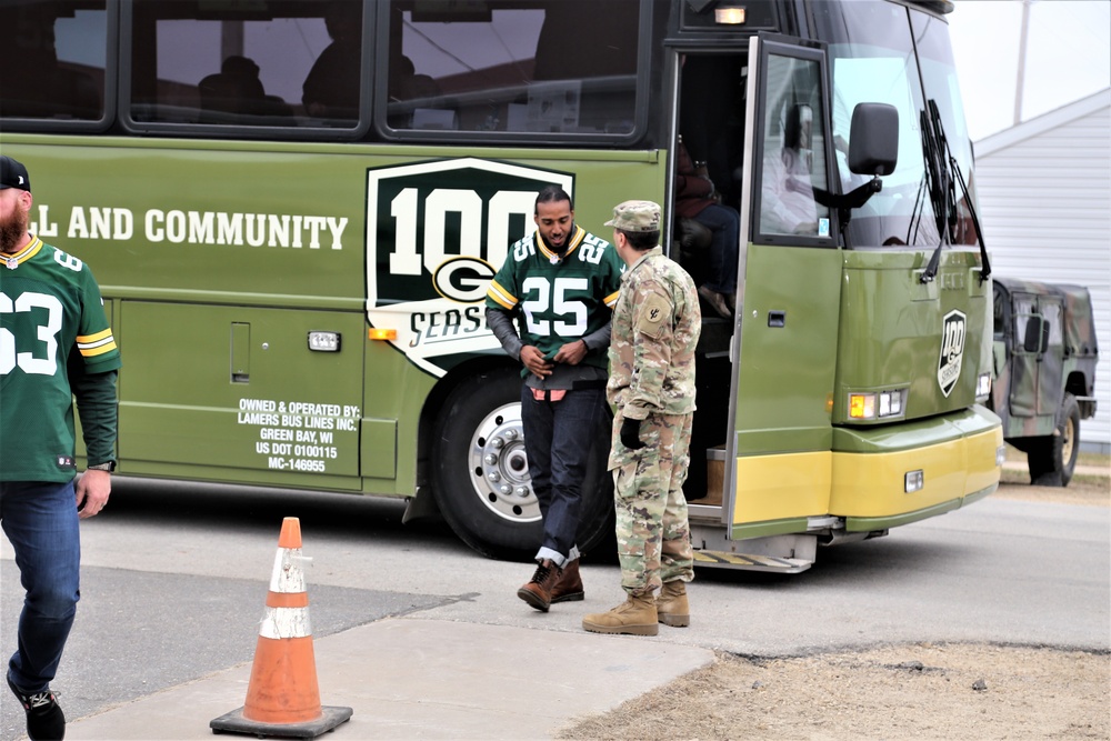 Green Bay Packers 2019 Tailgate Tour visits with Soldiers at Fort McCoy