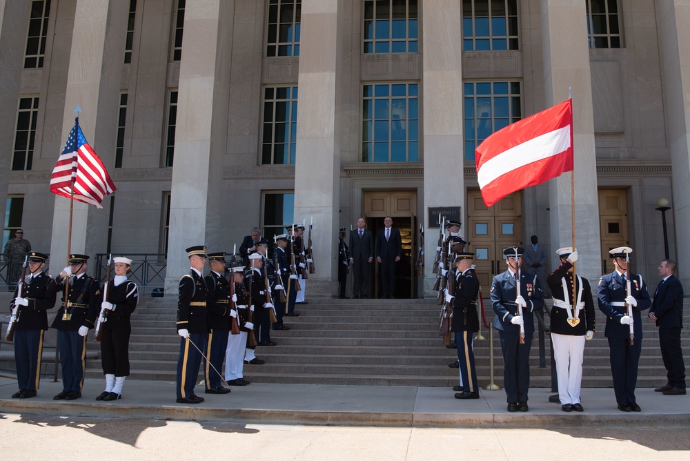 A/SD meets with MinDef of Austria