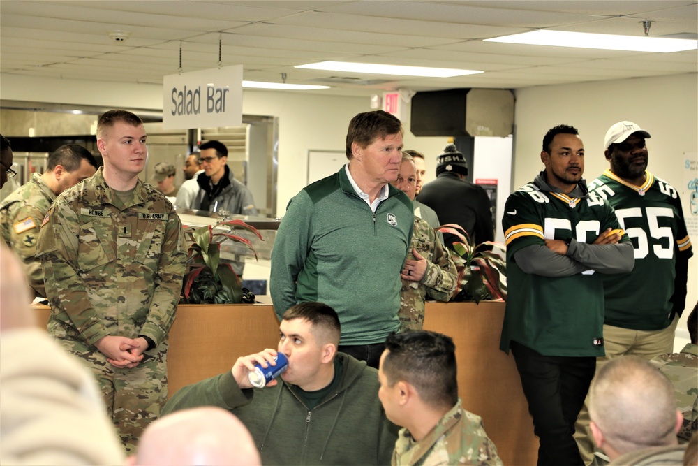 Green Bay Packers 2019 Tailgate Tour visits with Soldiers at Fort McCoy