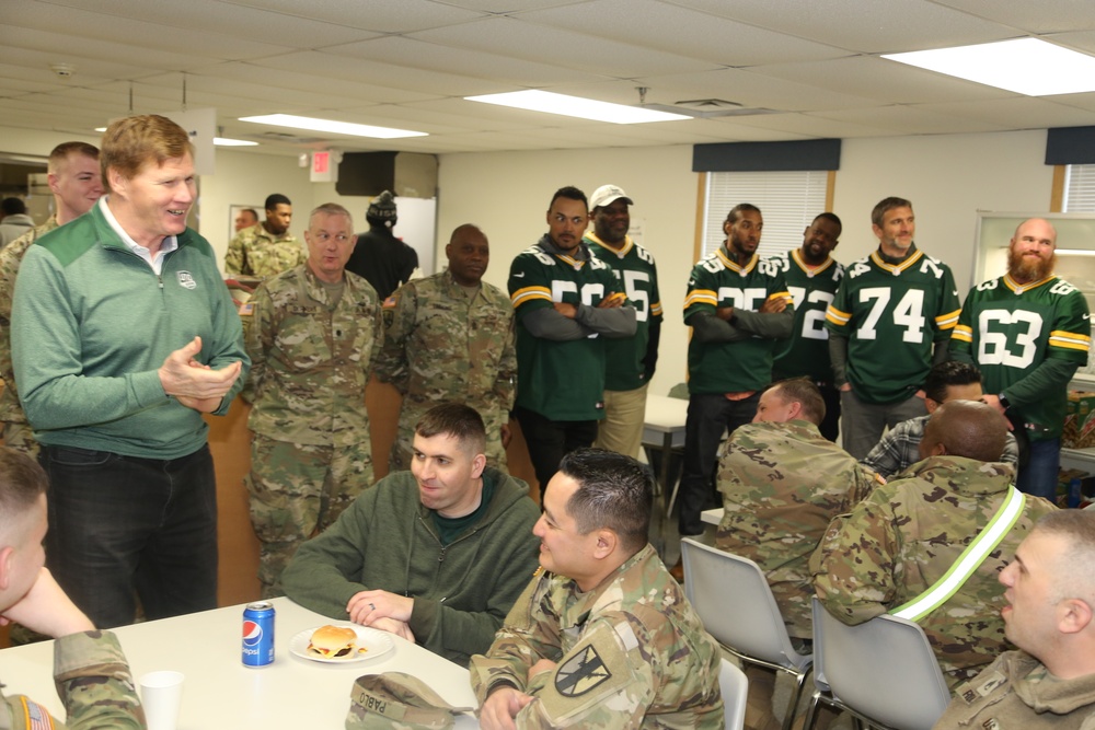 Green Bay Packers 2019 Tailgate Tour visits with Soldiers at Fort McCoy