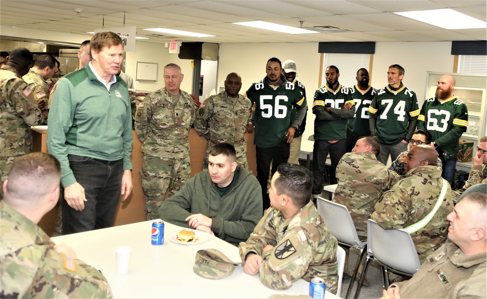 Green Bay Packers 2019 Tailgate Tour visits with Soldiers at Fort McCoy