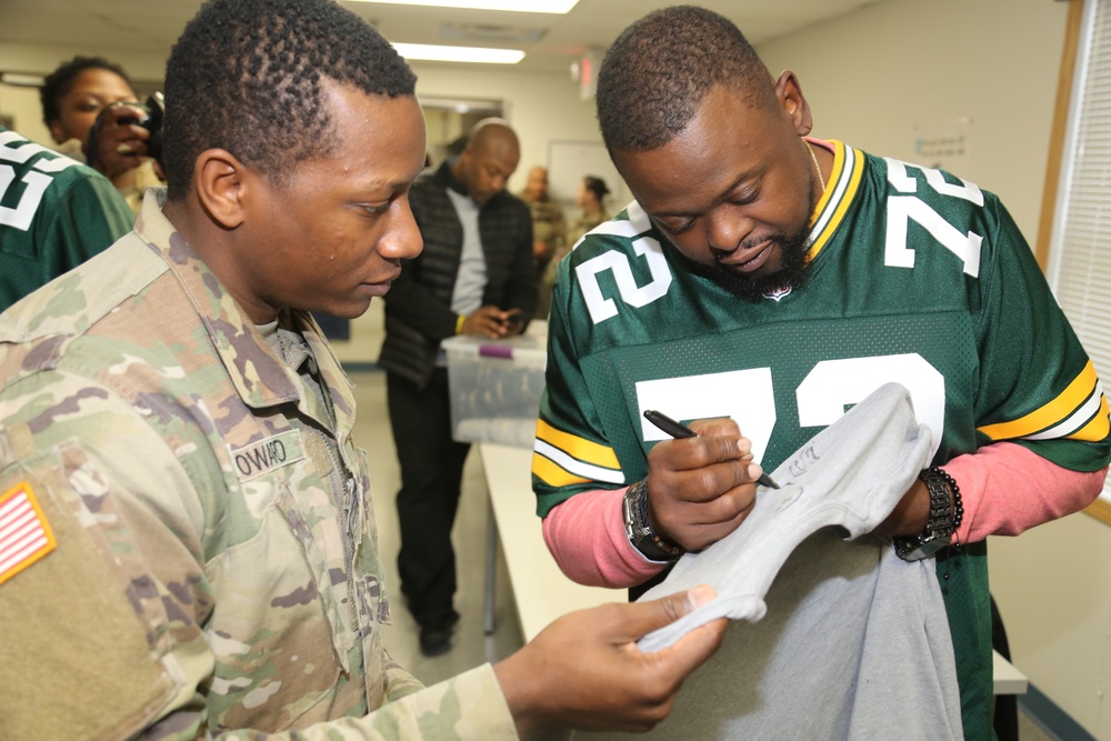 Green Bay Packers 2019 Tailgate Tour visits with Soldiers at Fort McCoy